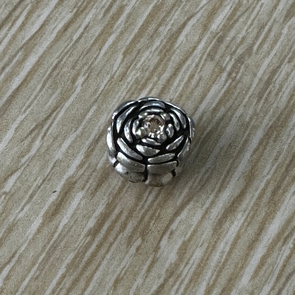 Pandora flower charm - Picture 5 of 5